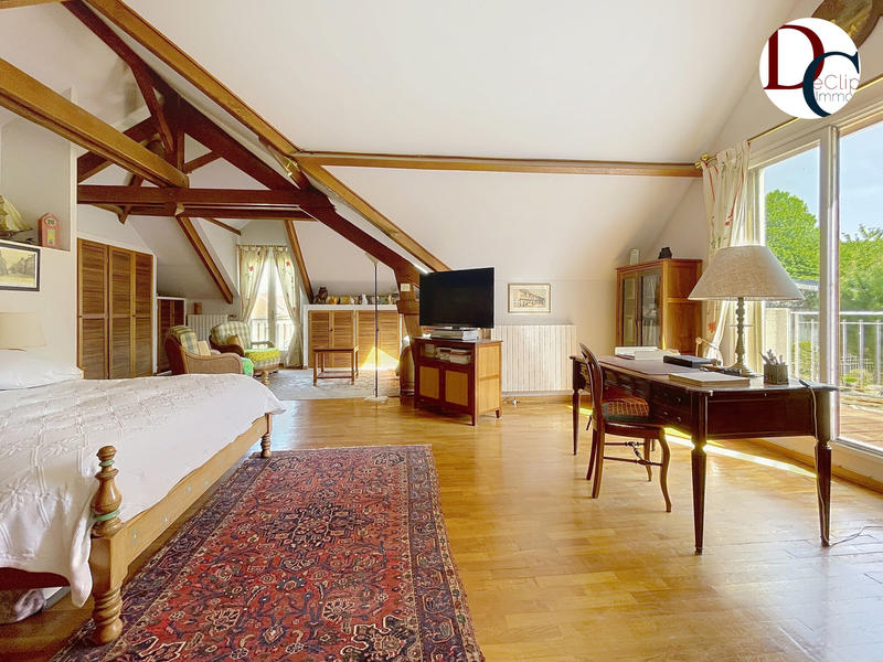 Maison - 335 m² - 9 pièces