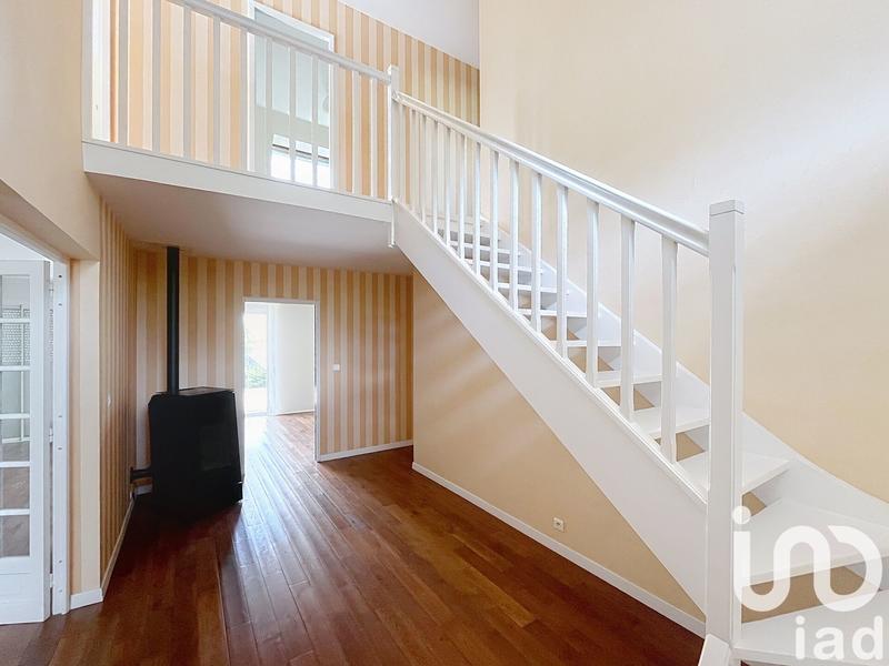 Maison - 210 m² - 7 pièces