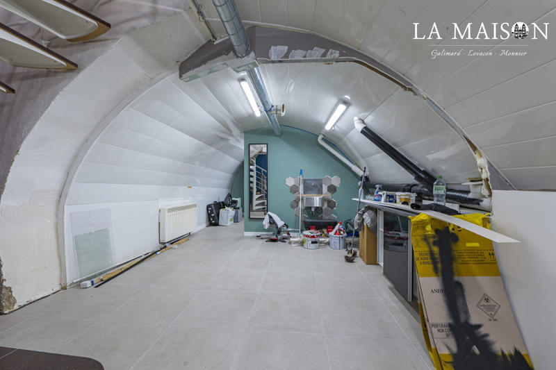 Local commercial - 75 m² - 4 pièces