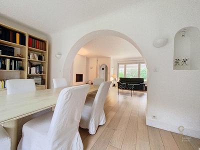 Maison - 199 m² - 6 pièces