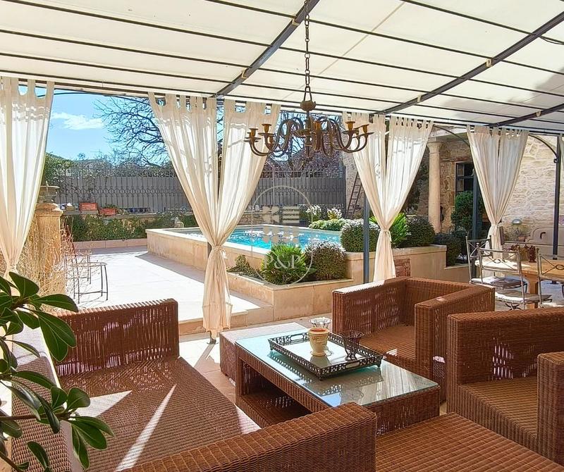 Mas - 431 m² - 10 pièces