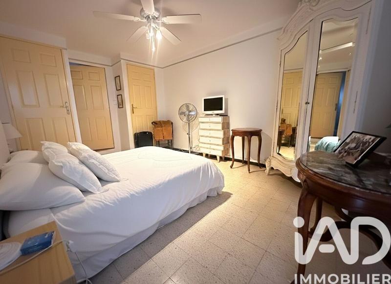 Maison - 310 m² - 11 pièces