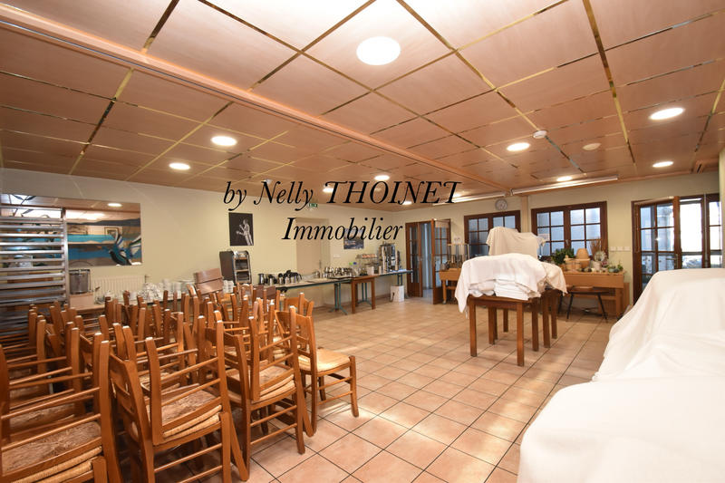 Local commercial - 1 500 m²