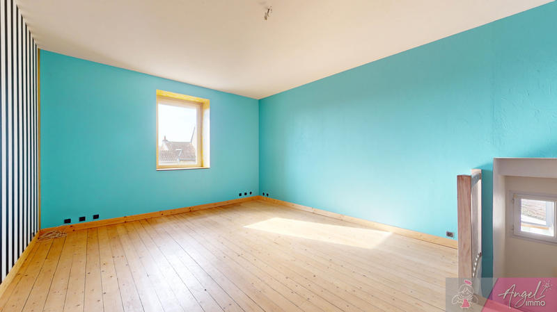 Maison - 101 m² - 5 pièces