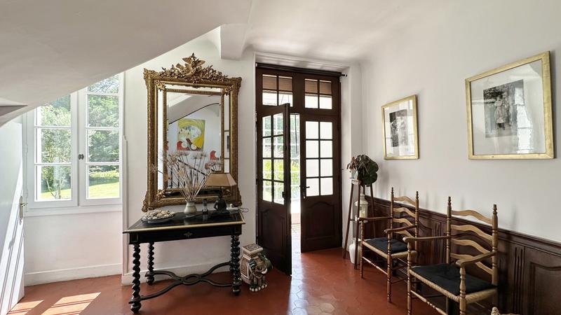 Maison de maîtres - 390 m² - 13 pièces