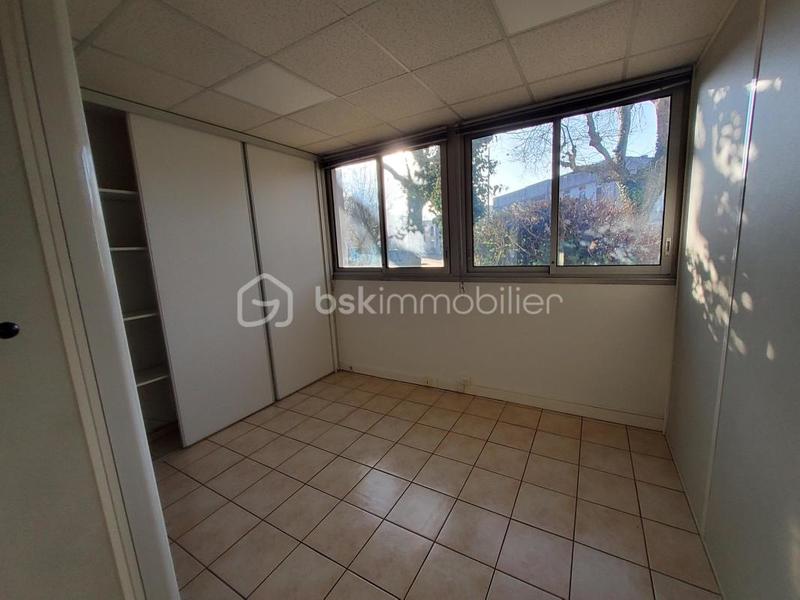 Bureau - 147 m² - 8 pièces