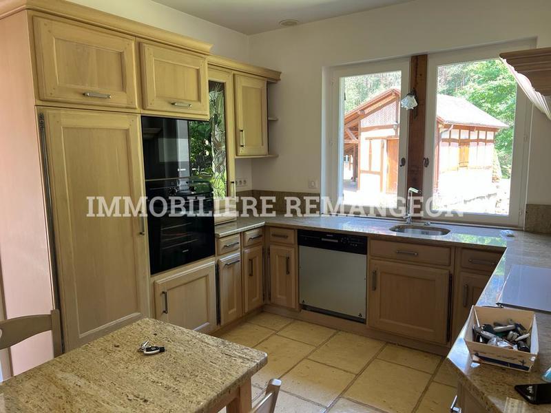 Demeure - 161 m² - 5 pièces