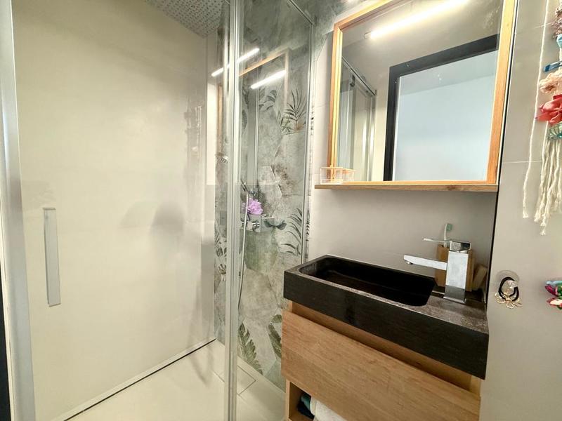 Maison - 220 m² - 6 pièces