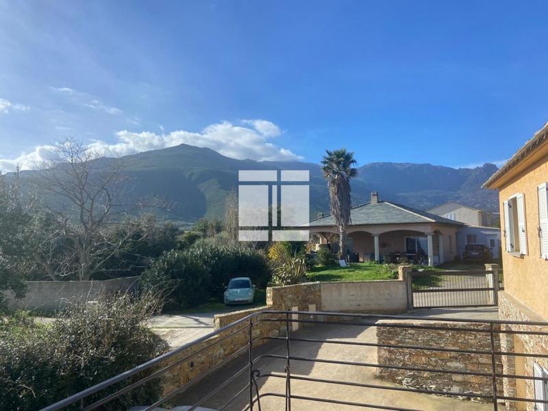 Villa - 200 m² - 8 pièces