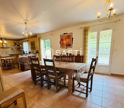 Maison - 152 m² - 6 pièces