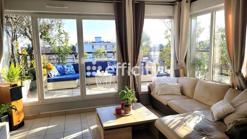 Appartement - 100 m² - 5 pièces