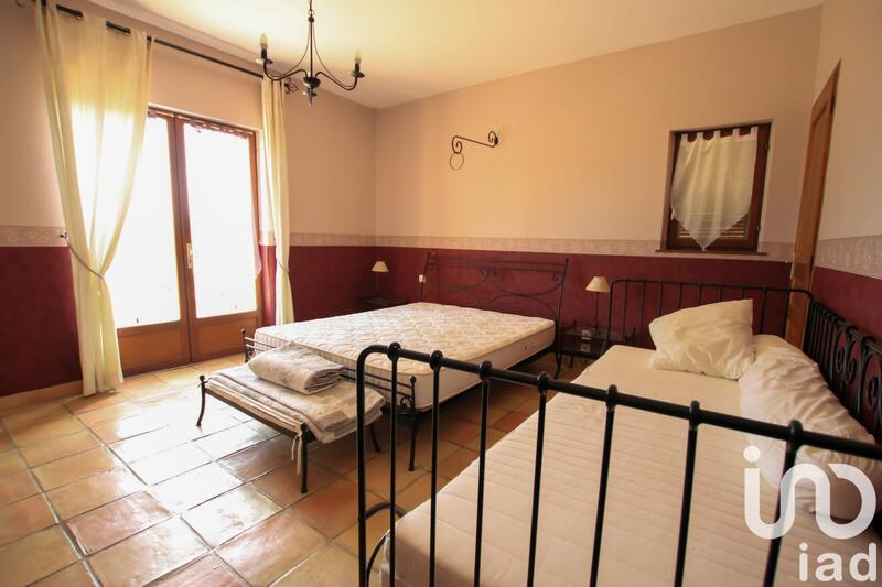 Maison - 440 m² - 13 pièces