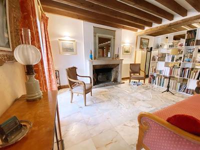 Maison - 343 m² - 12 pièces