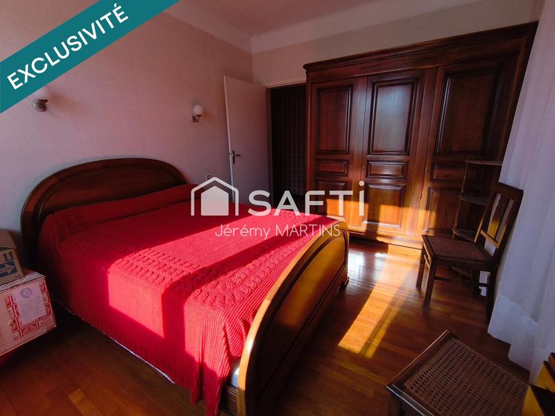 Maison - 212 m² - 8 pièces