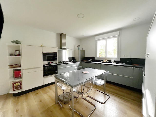 Propriété - 121 m² - 7 pièces