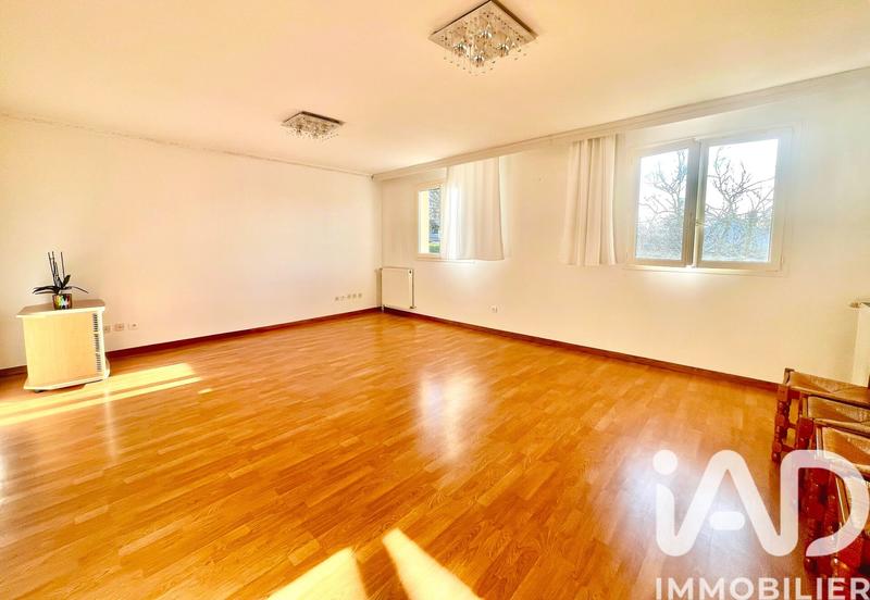 Maison - 215 m² - 8 pièces