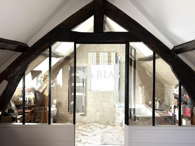 Maison - 280 m² - 8 pièces