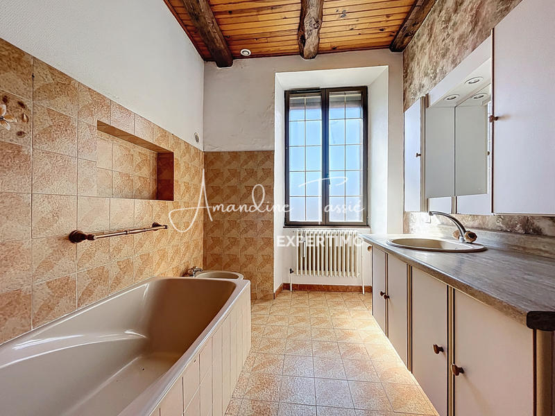 Maison - 204 m² - 6 pièces