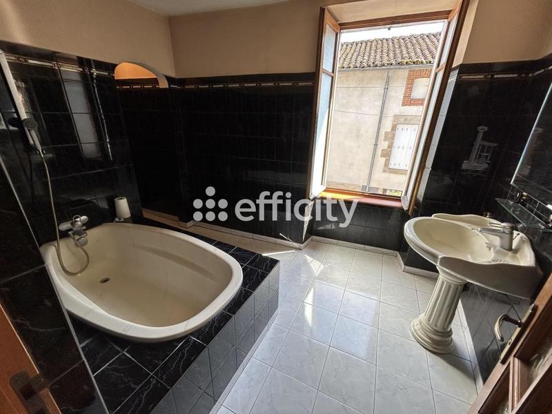 Maison - 200 m² - 4 pièces