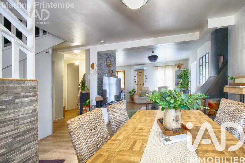 Maison - 141 m² - 8 pièces