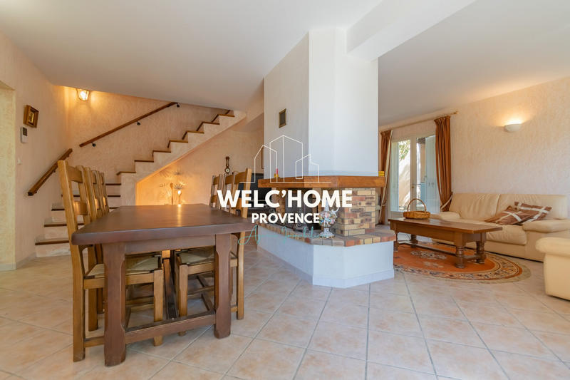 Maison - 181 m² - 9 pièces