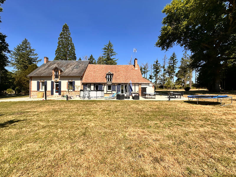 Maison - 220 m² - 6 pièces