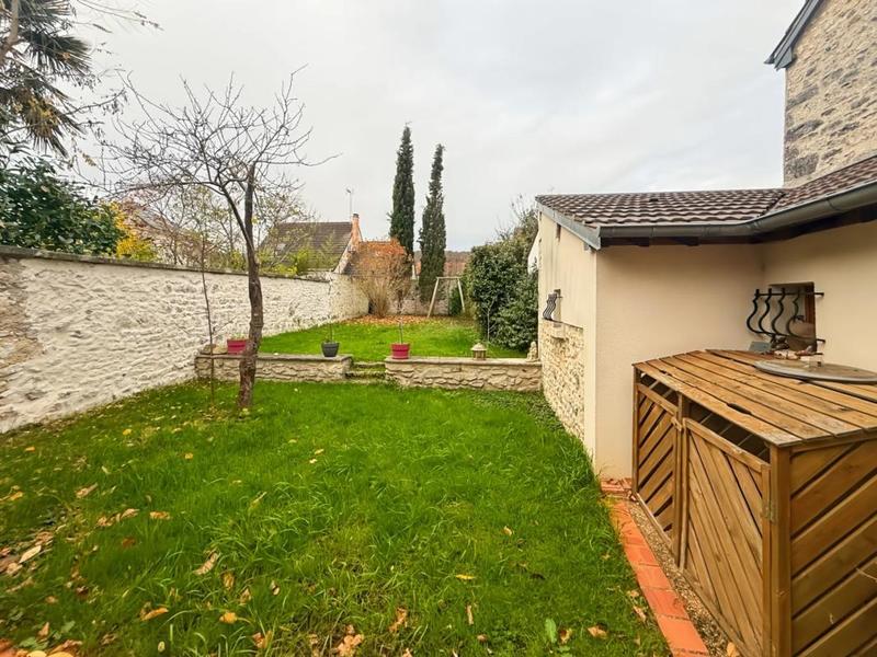 Maison - 240 m² - 9 pièces