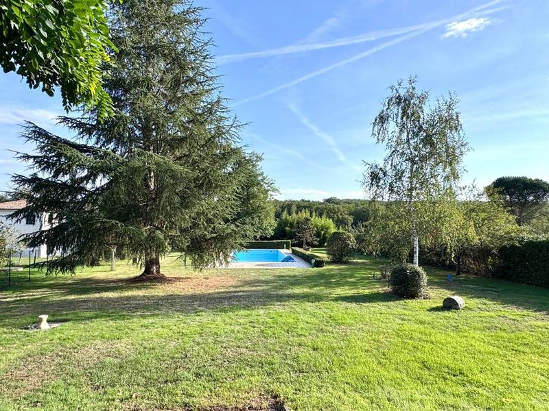 Maison - 183 m² - 4 pièces