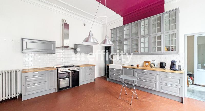 Appartement - 131 m² - 6 pièces