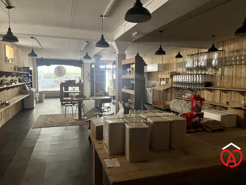 Local commercial - 145 m²