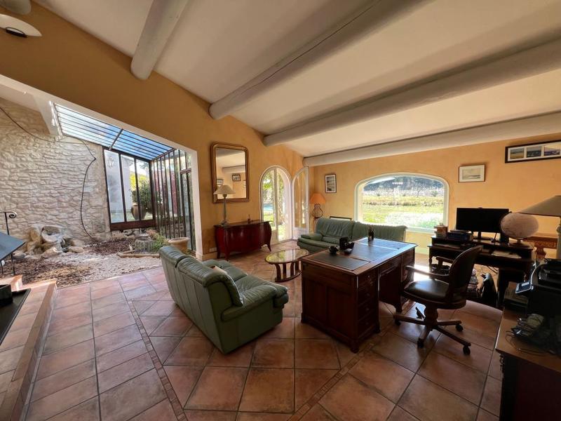 Maison - 275 m² - 6 pièces