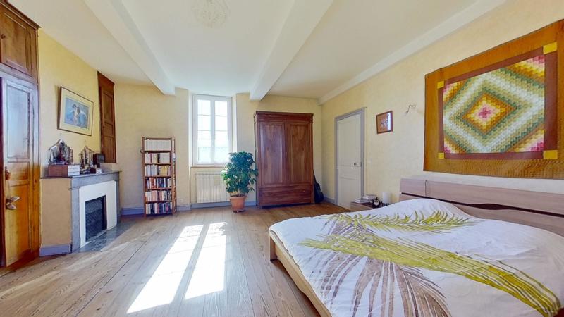 Propriété - 290 m² - 8 pièces