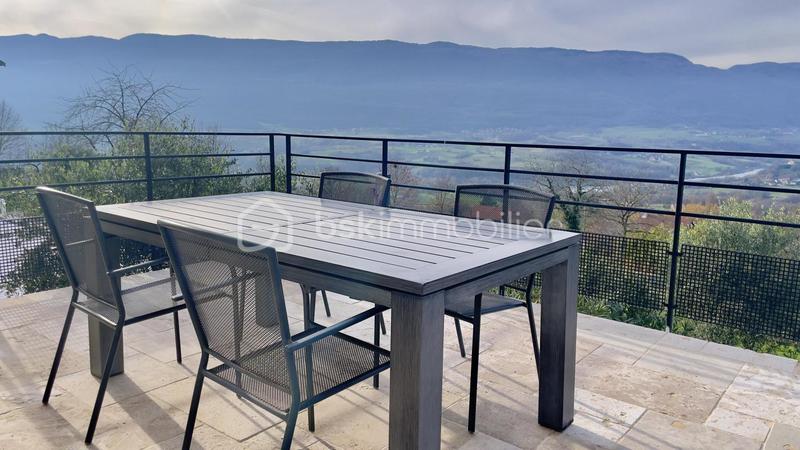 Maison - 190 m² - 7 pièces