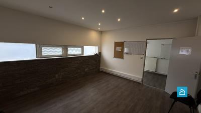 Local d'activités - 90 m² - 3 pièces