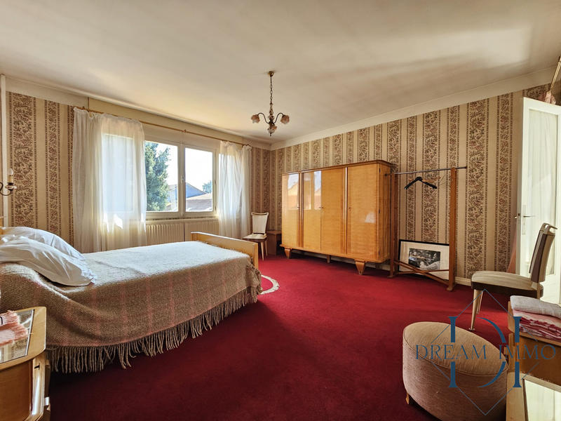 Villa - 319 m² - 14 pièces