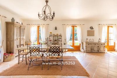 Villa - 240 m² - 6 pièces