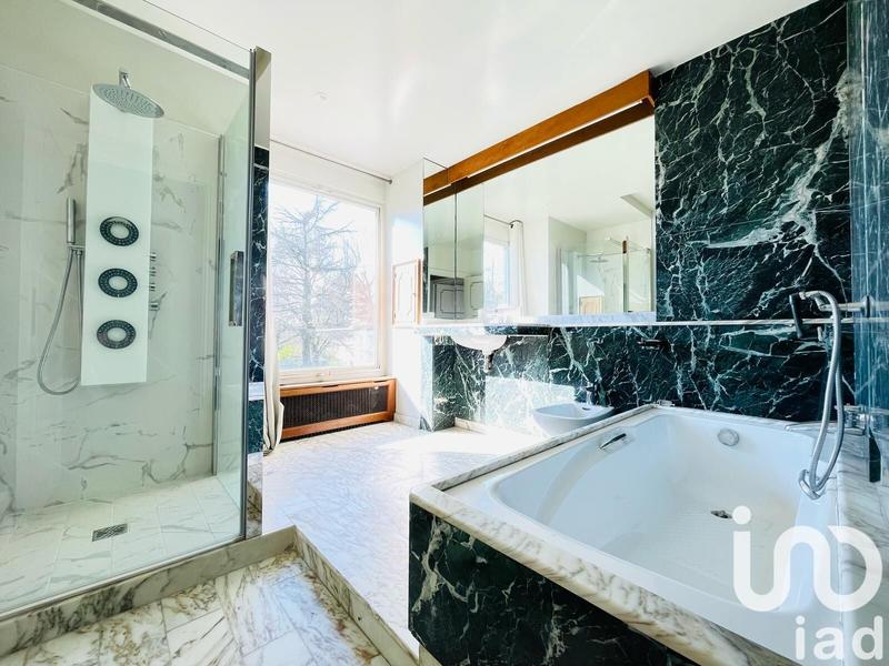 Maison - 209 m² - 7 pièces