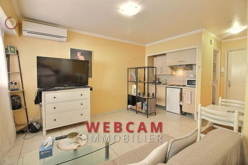 Studio - 25 m² - 1 pièce