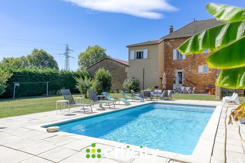 Demeure - 284 m² - 7 pièces