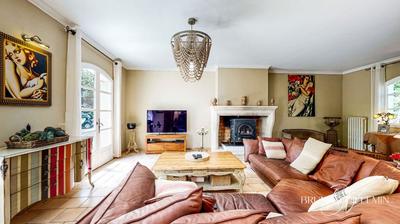 Maison - 206 m² - 8 pièces