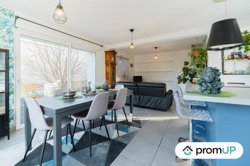 Maison - 93 m² - 4 pièces