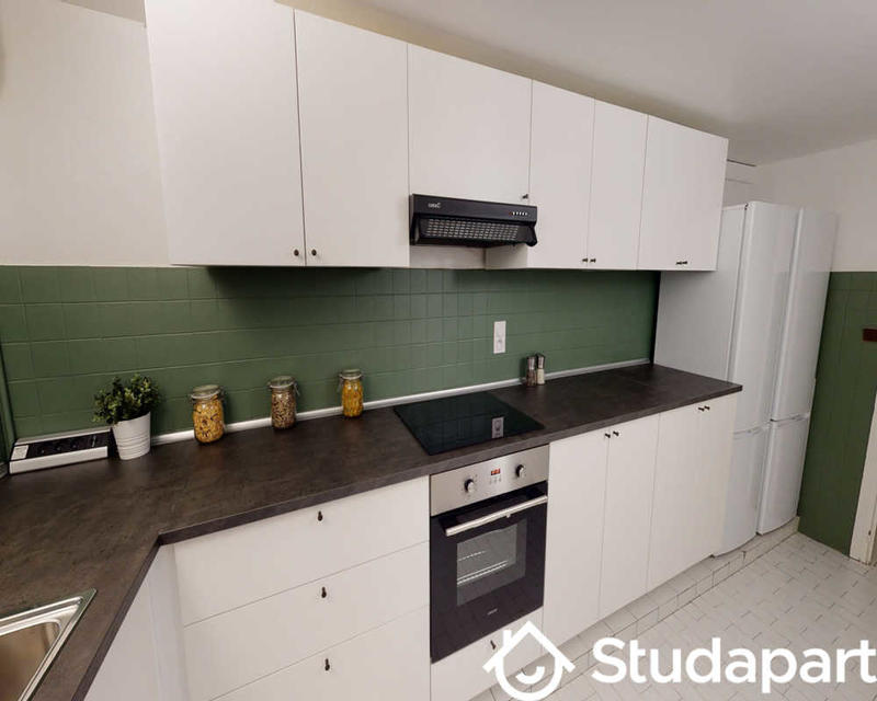 Chambre - 140 m² - 1 pièce