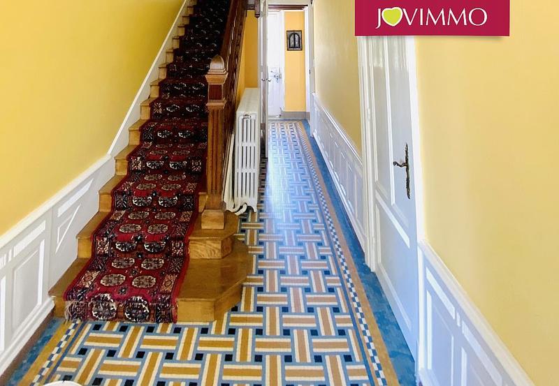 Maison - 254 m² - 10 pièces