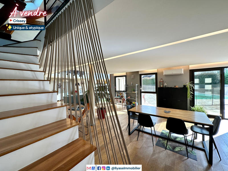 Maison - 273 m² - 8 pièces