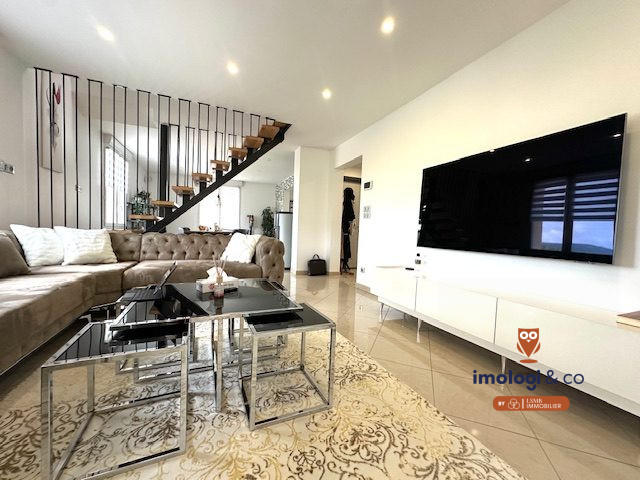 Maison - 170 m² - 6 pièces