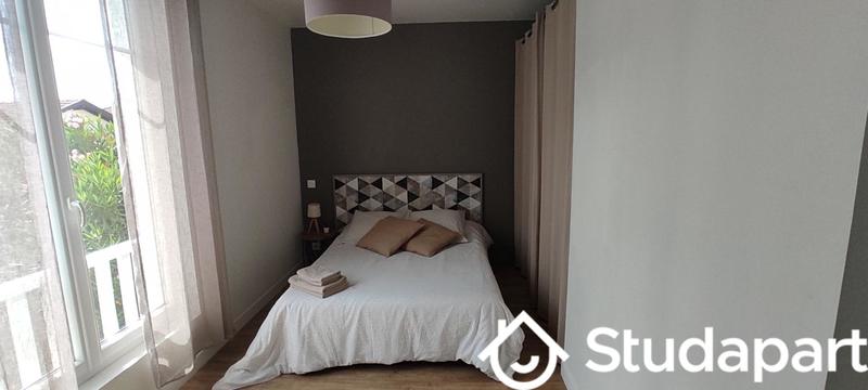 Chambre - 14 m² - 1 pièce