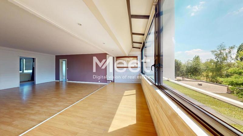 Appartement - 99 m² - 4 pièces