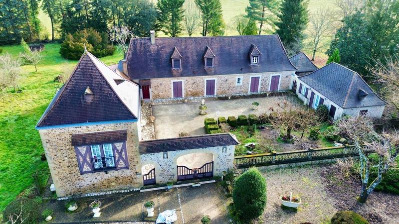 Maison - 176 m² - 7 pièces