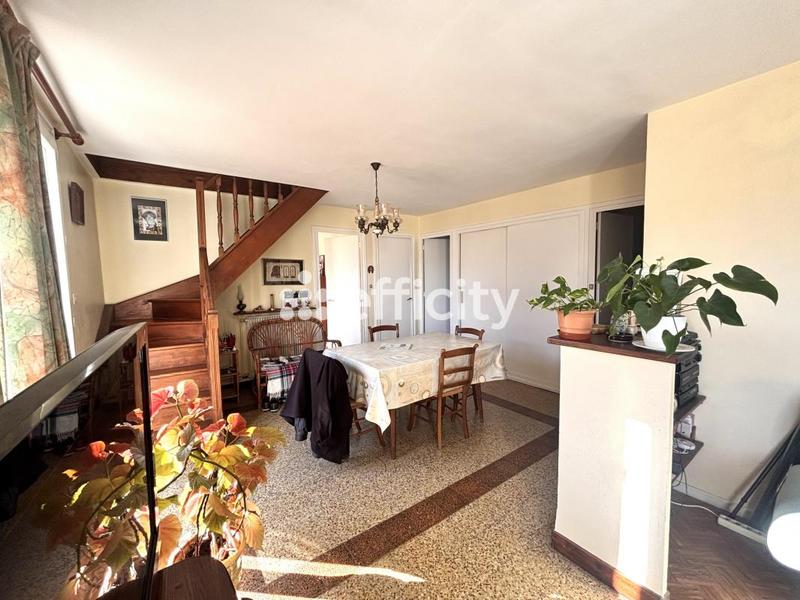 Maison - 104 m² - 5 pièces