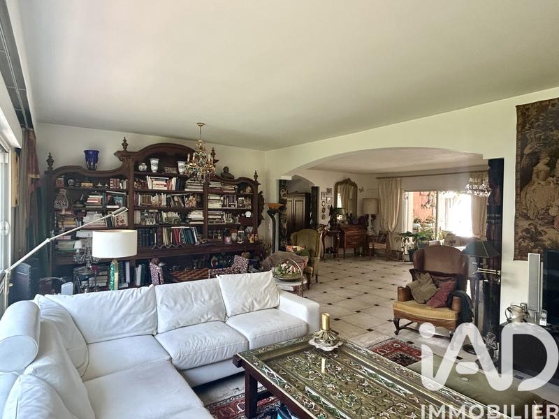 Appartement - 260 m² - 8 pièces